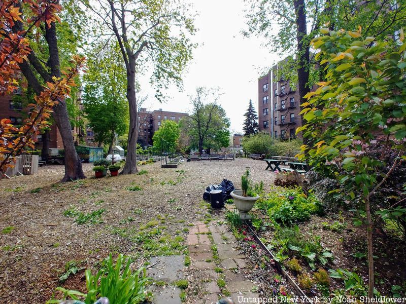 Moore-Jackson Cemetery in Woodside