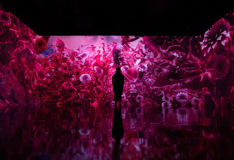 Artechouse NYC Magentaverse installation