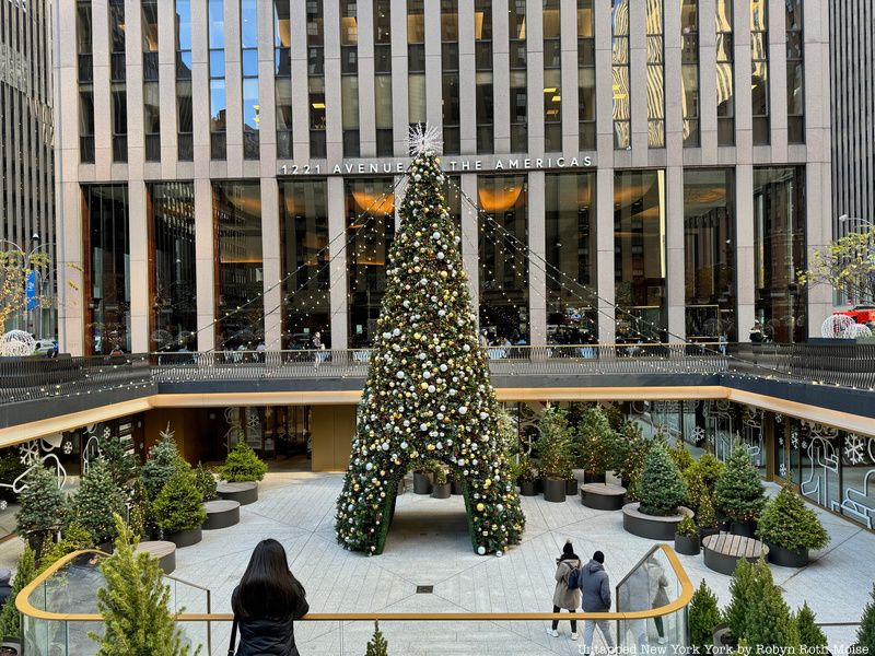 1221 Avenue of the Americas Christmas Tree