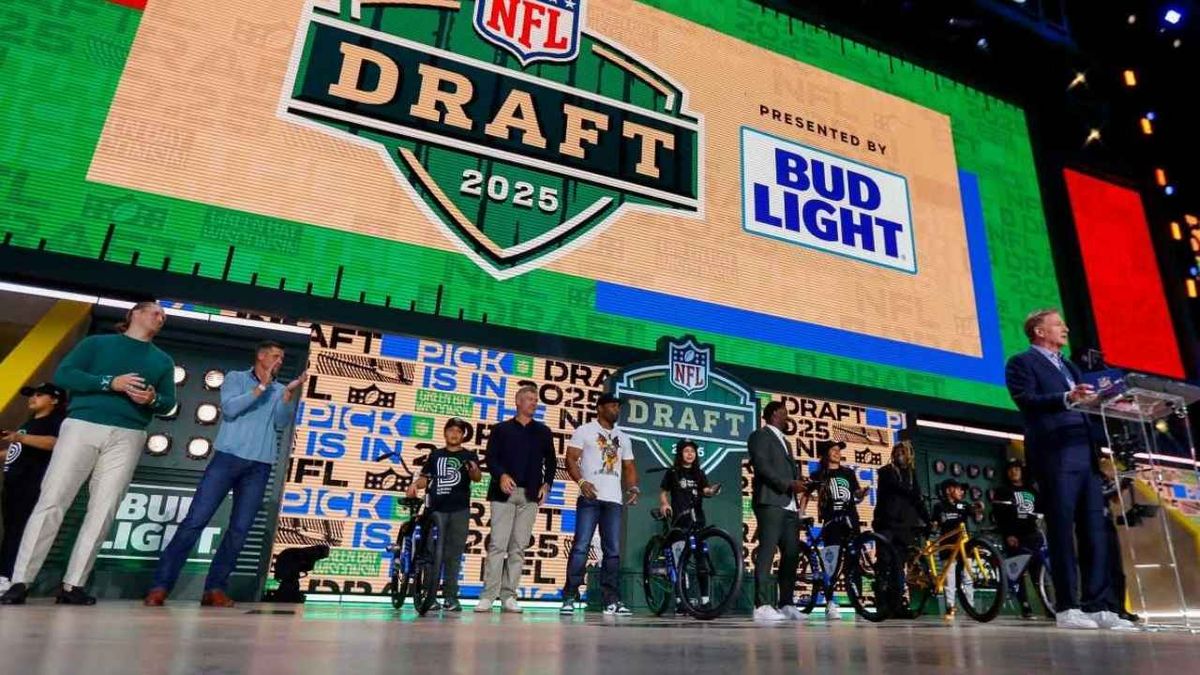 NFL rookies waiting to sign contracts before 2025 training camps begin