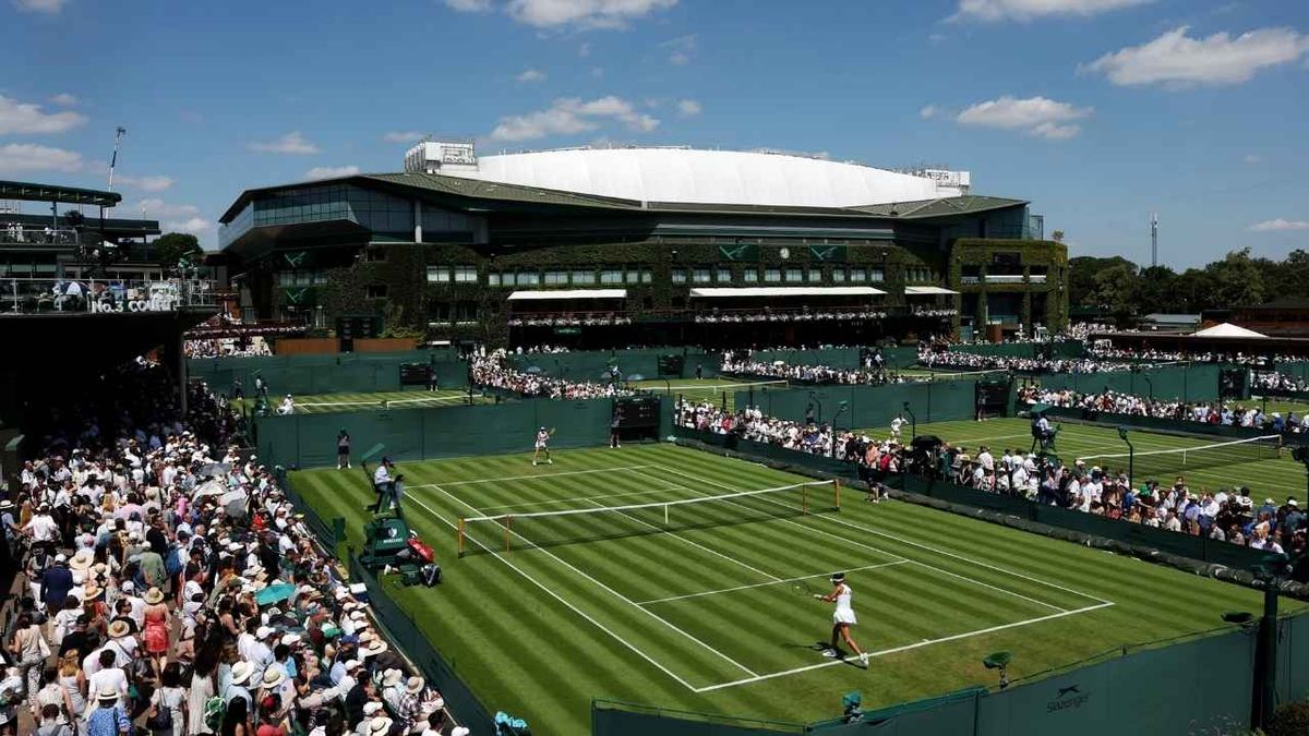 Tennis fans watch Wimbledon 2025 matches on the grass courts of London’s All England Club