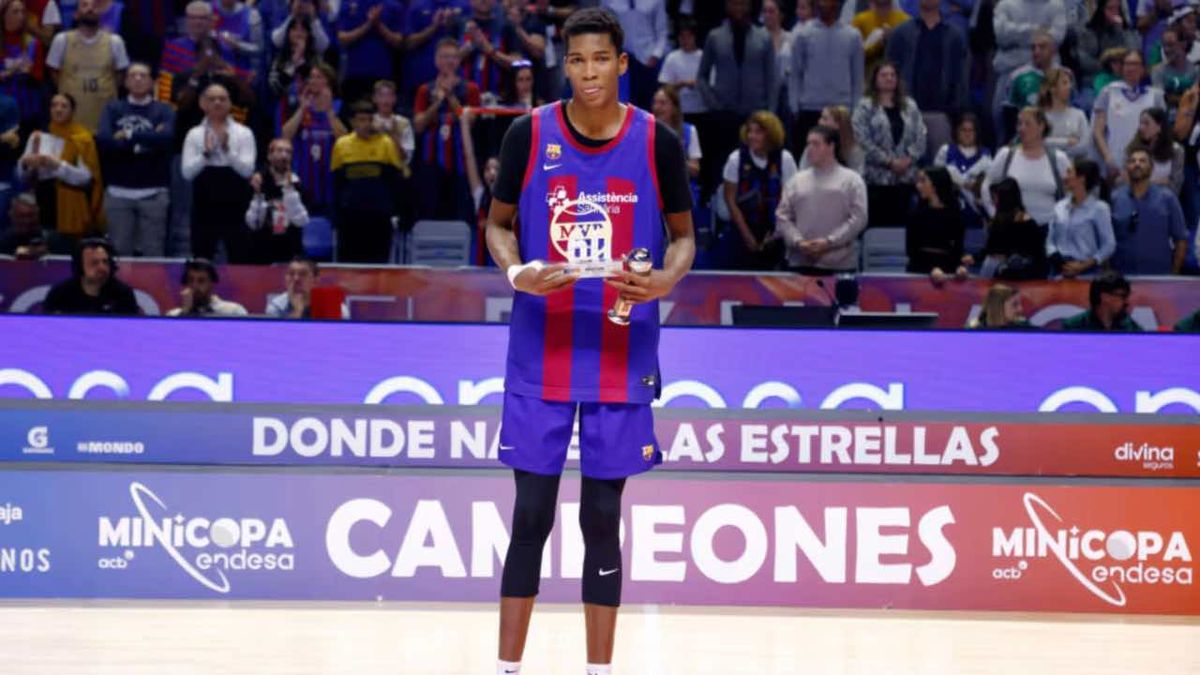 Mohamed Dabone is quickly becoming one of the most hyped young basketball prospects in history.