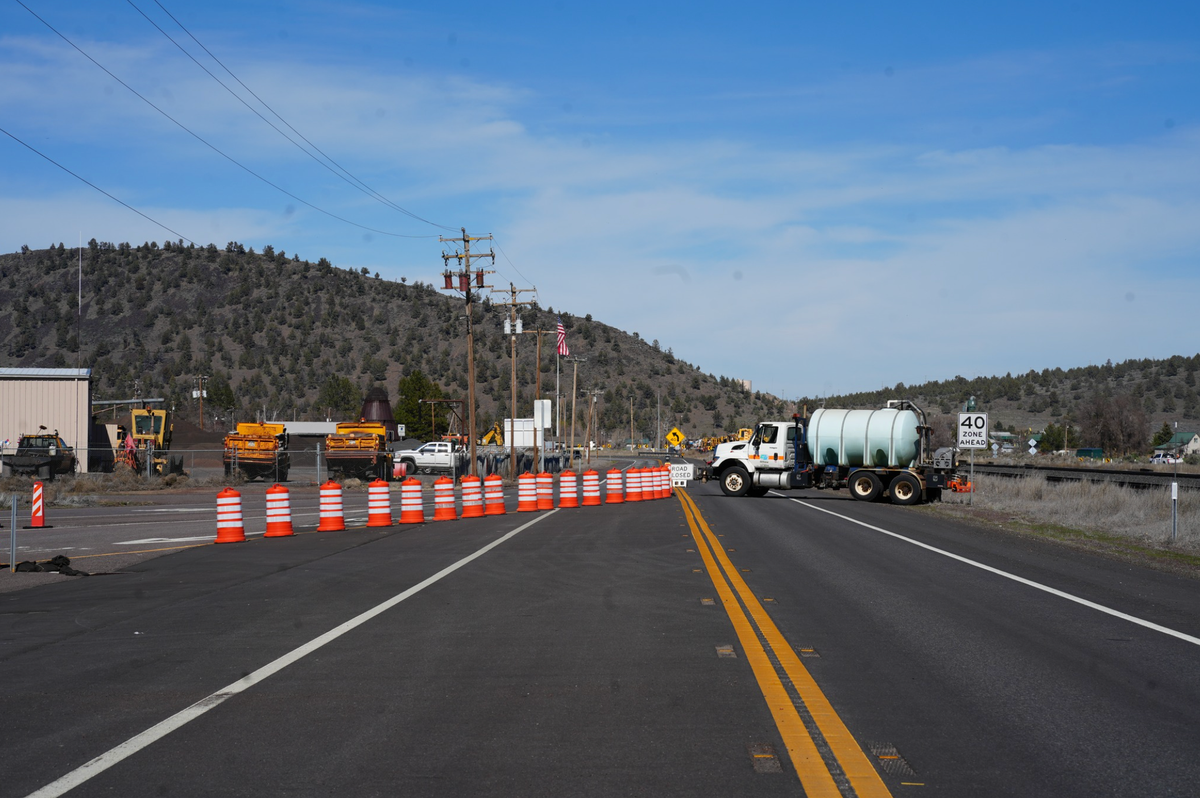 Toxic herbicide spill closes California highway, shelter-in-place order issued