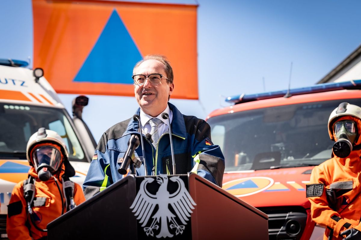 German government provides 20 CBRN decontamination, reconnaissance vehicles to three state authorities