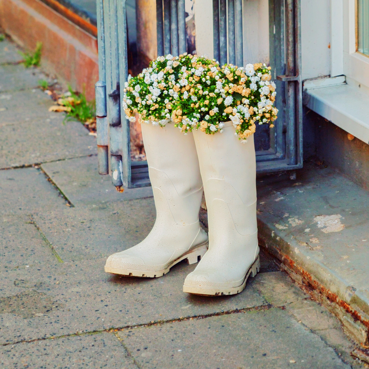 what are the differences between upcycled art and downcycled art