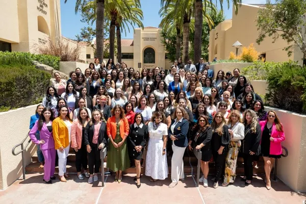 Attendees at the 2025 Para Ella Symposium at Pepperdine Graziadio Business School in Malibu, California.