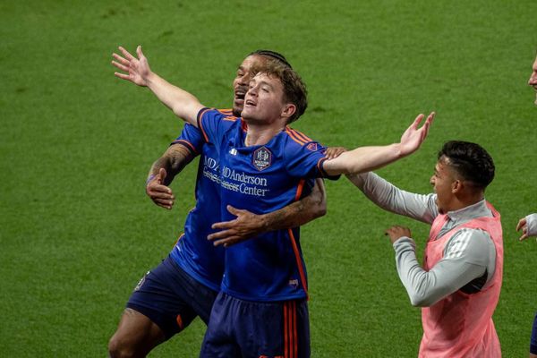 McGlynn’s Strike Lifts Houston Past LAFC