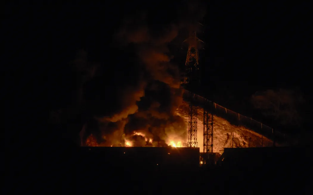 Explosion and fire erupt at a military site near Caracas during reported U.S. airstrikes