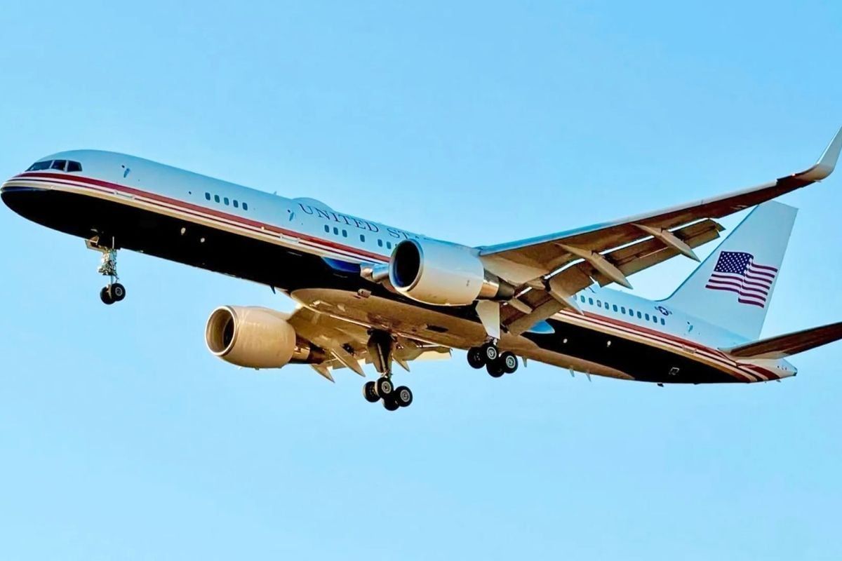 Air Force One aircraft with proposed navy and red paint redesign under Donald Trump