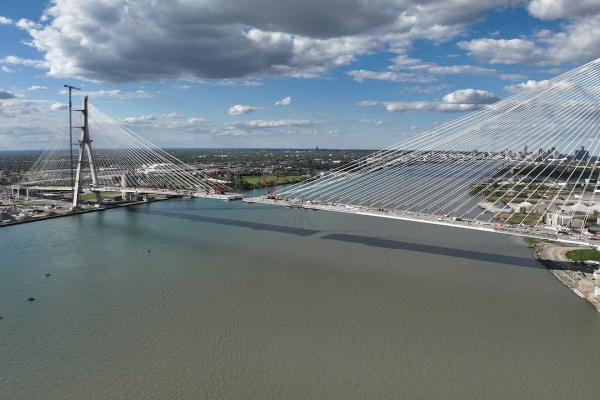 Gordie Howe International Bridge connecting Detroit and Windsor amid US–Canada political tension