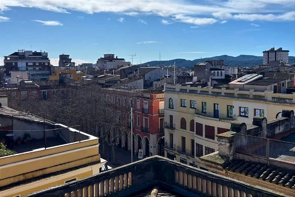Qui mou els ajuntaments del Penedès contra els pisos buits?
