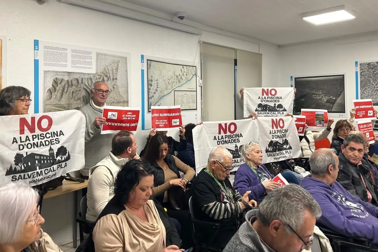 Cunit torna al carrer el 18 d'abril: «Onades il·legals a 1 km del mar no és progrés»