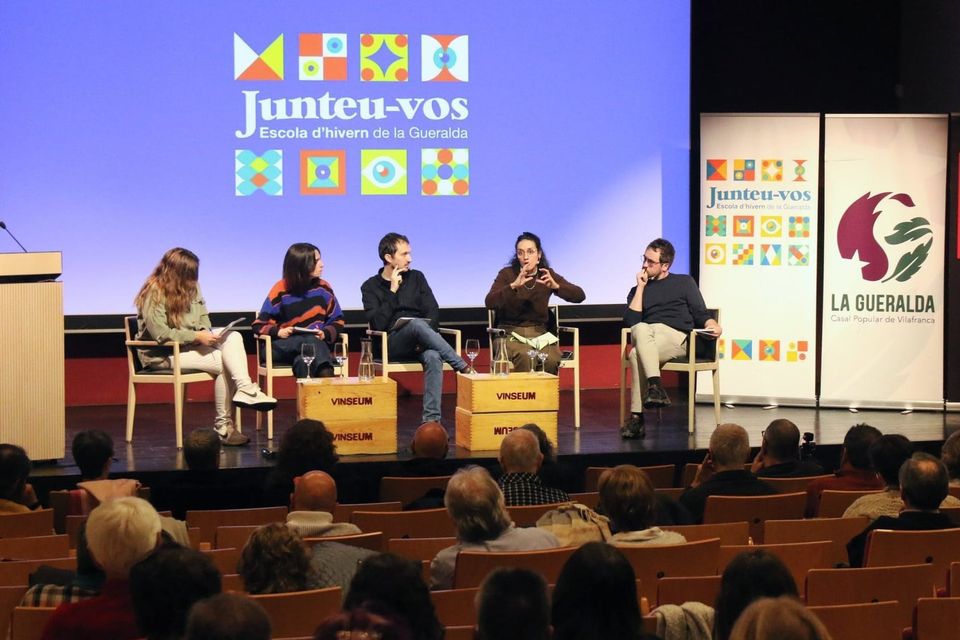«Tambors de guerra»: el Penedès debat com fer front al militarisme creixent