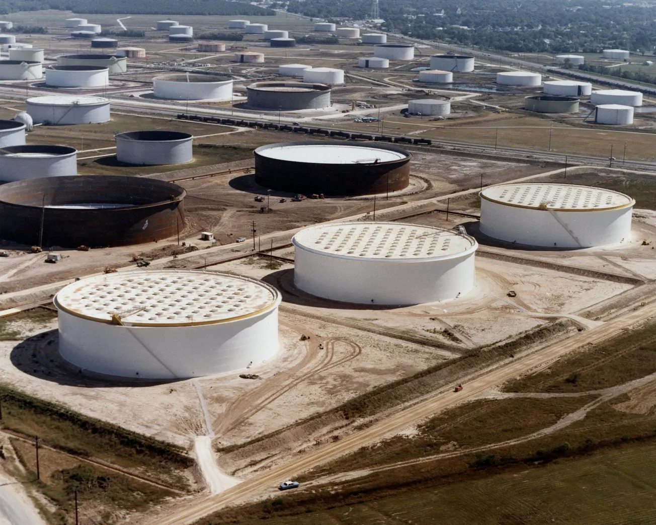 Strategic Petroleum Reserve, wikimedia commons