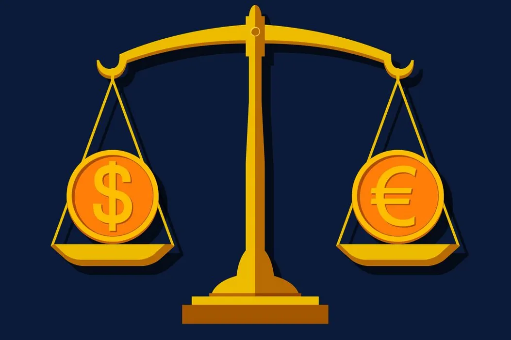 Euro and Dollar balance