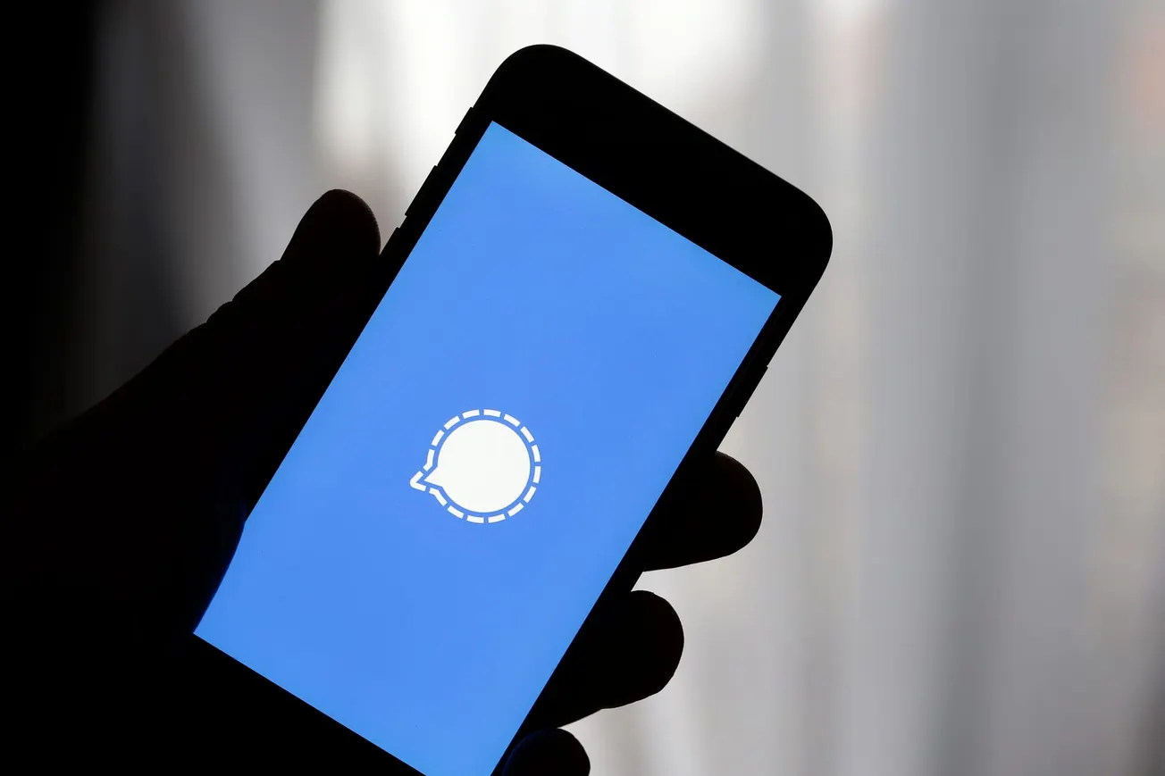 Signal: Mike Waltz Must Resign Immediately