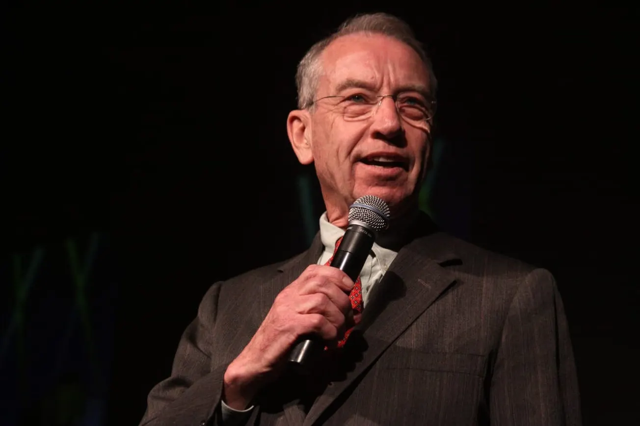 Grassley Teams With Democrat on Senate Bill To Claw Back Tariff Authority From President