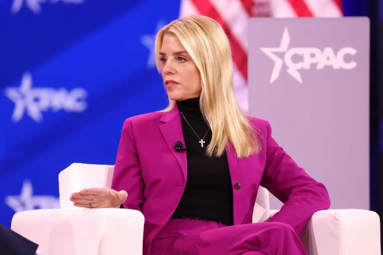 Senate Dems Critical Of Bondi’s Easing Of Journalist Subpoena Rules Were Mum On Obama, Biden Actions