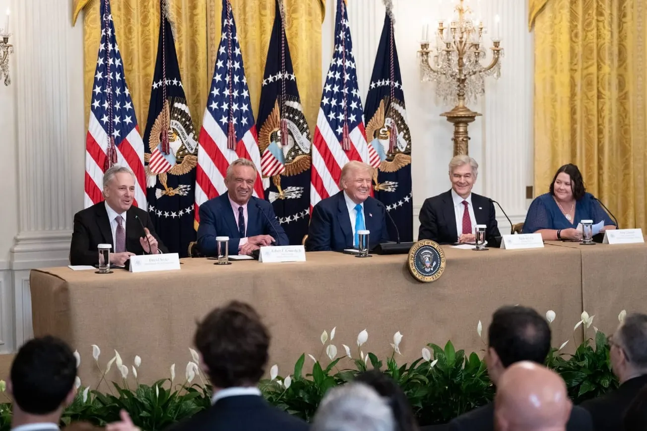 Trump Admin Teams Up With Big Tech On Private Health Tracking Program