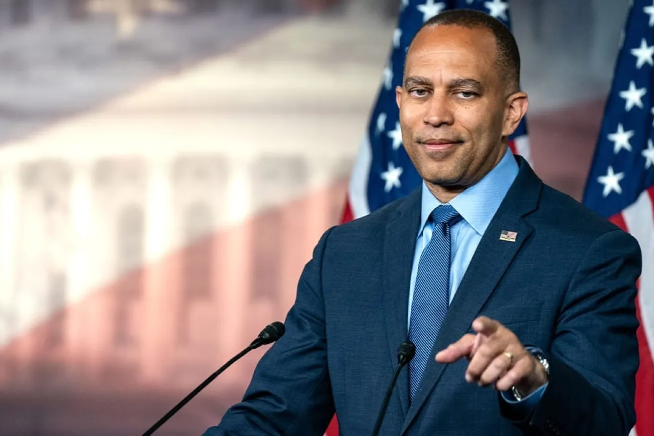 Hakeem Jeffries Backs Socialist Zohran Mamdani After Weeks Of Tension