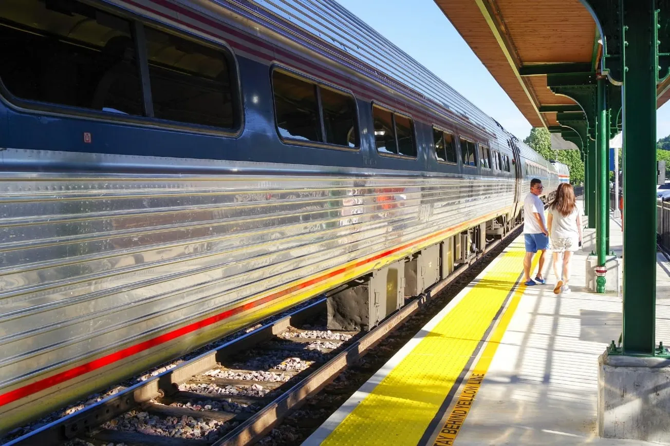 Shutdown Impact: What Travelers Are Doing To Cope As Canceled Flights Mount Nationwide