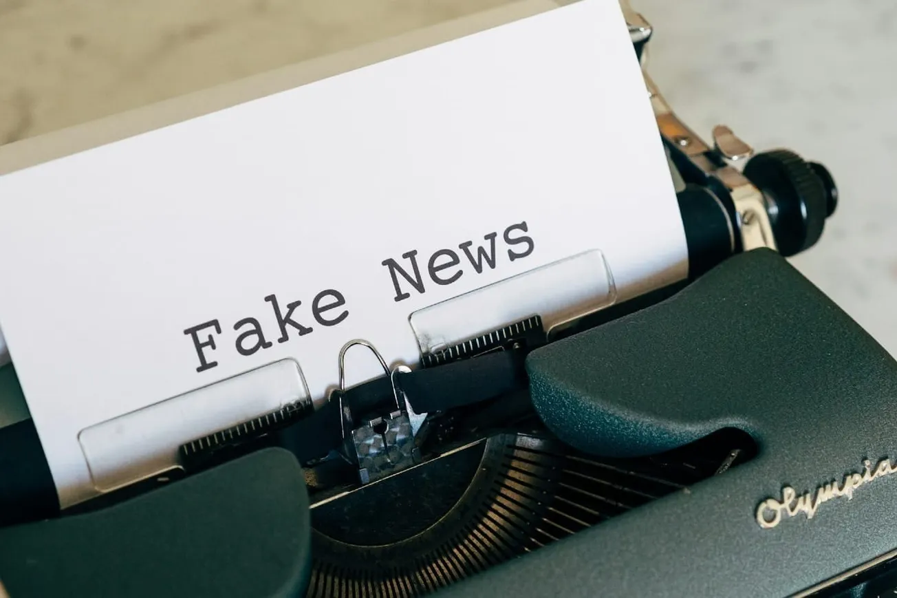 40 Examples Of Fake News In 2025