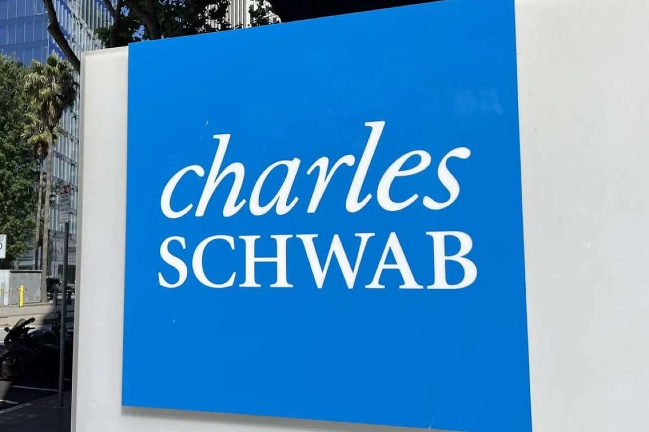 Charles Schwab Enters Crypto Trading Market