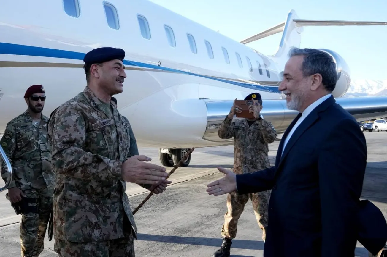 Iran Hosts Pakistani Army Chief In Tehran