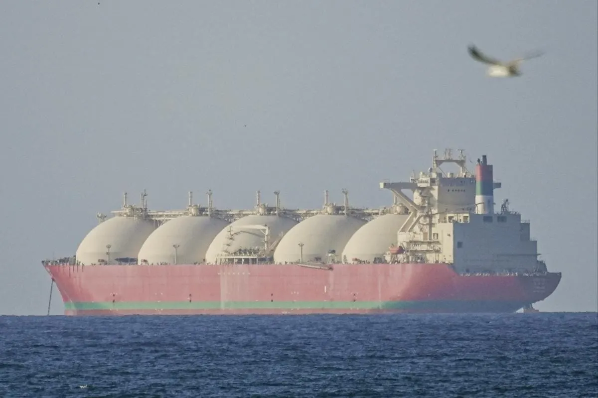 Iran Halts Hormuz Traffic Amid Ceasefire Tensions, Media Reports Claim