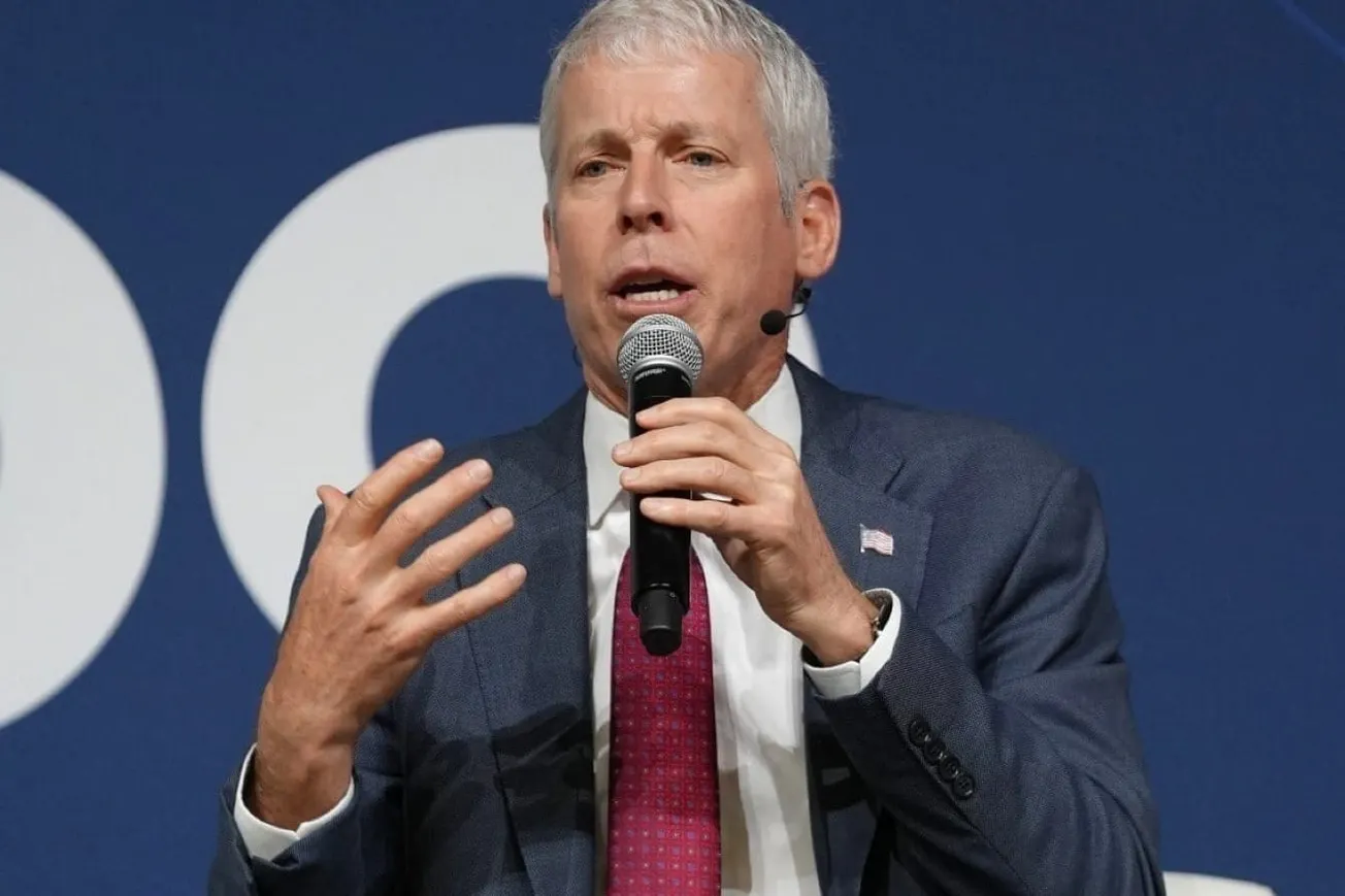 Energy Sec Can’t Say When Gasoline Prices Will Drop