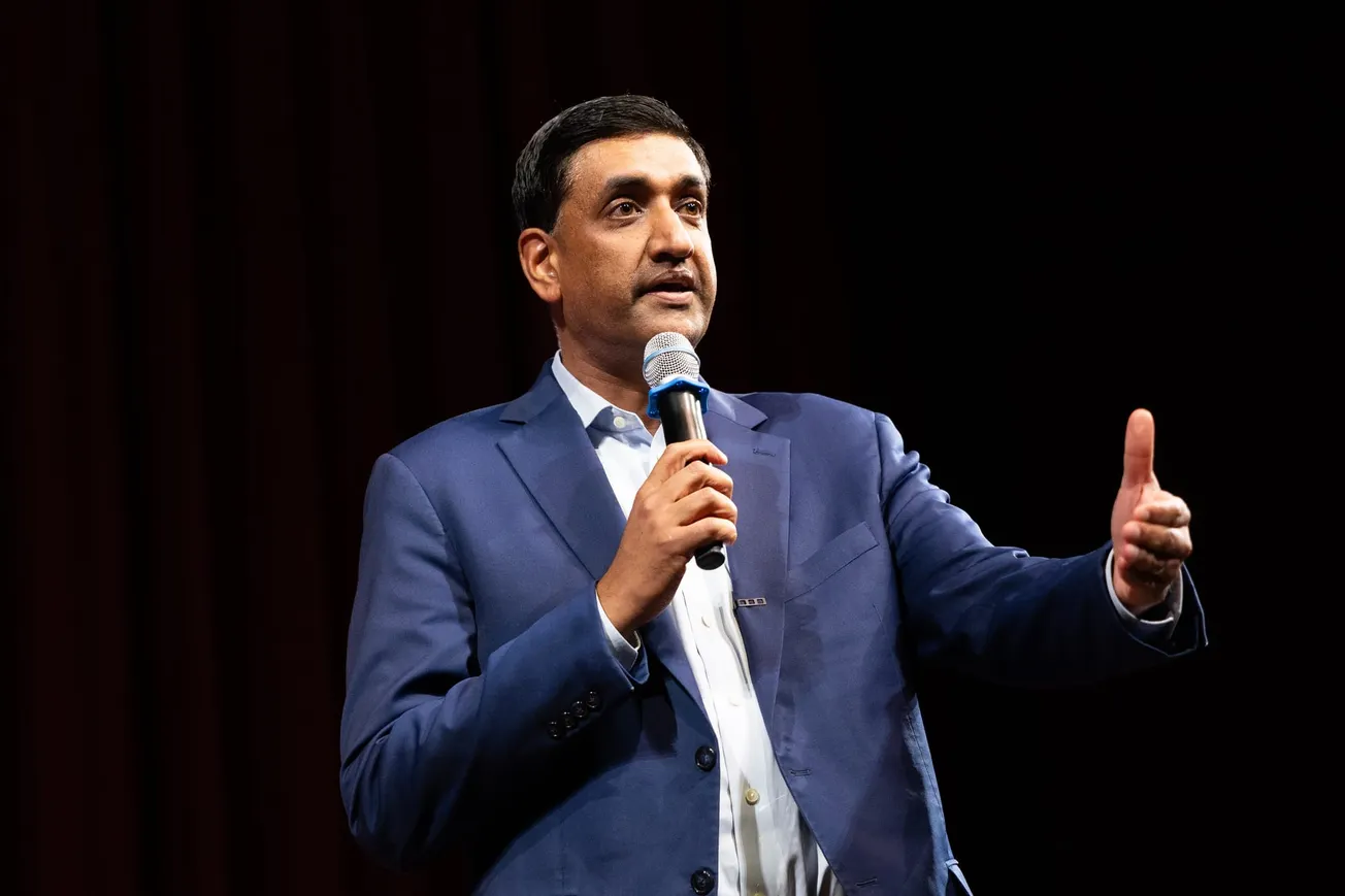 A Progressive Star, Tone-Deaf To America