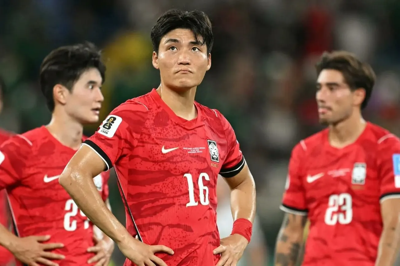 Watch: South Korea Football Team Booed At Incheon Airport
