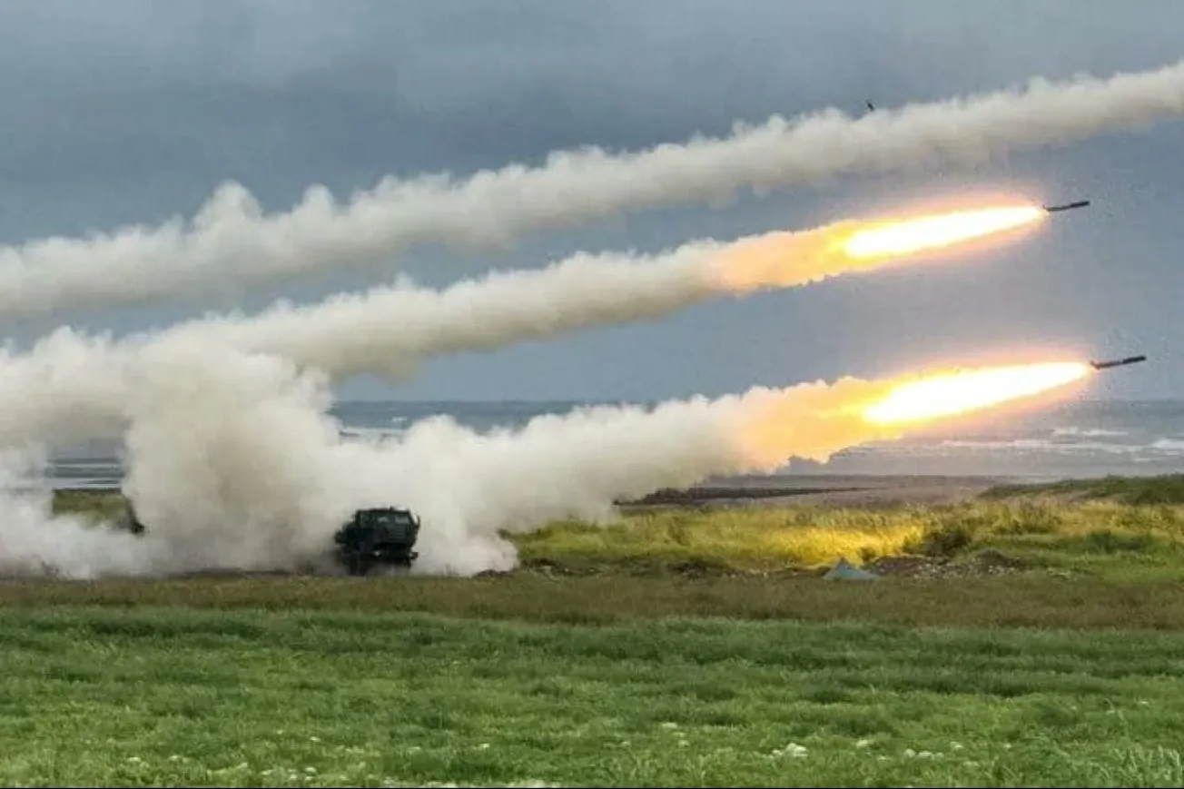 Taiwan Conducts HIMARS Rocket Drill Facing China