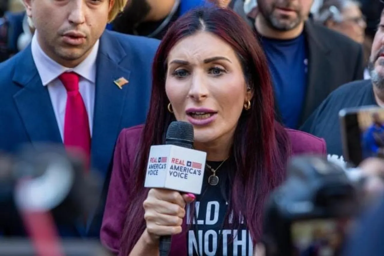 Laura Loomer Meets Zelenskyy After Reversing Ukraine War Stance