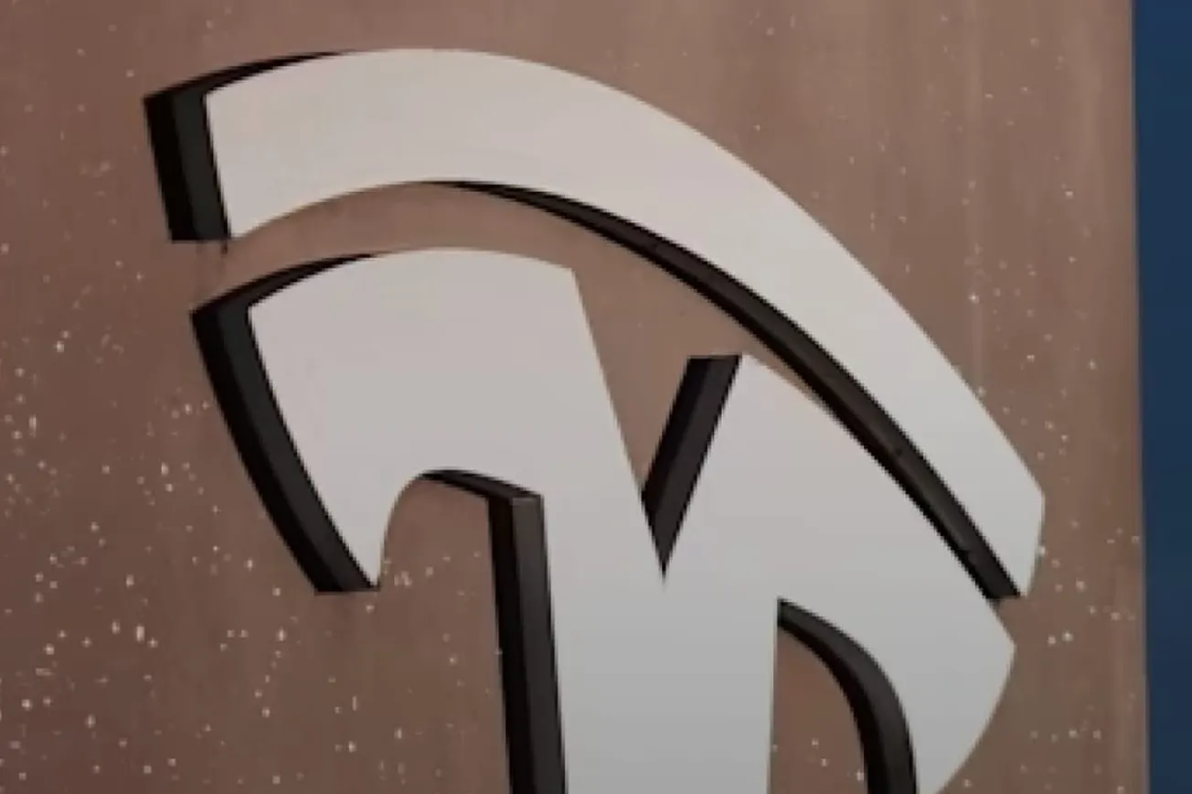 Tesla Misses Earnings Forecast Despite Record Revenue