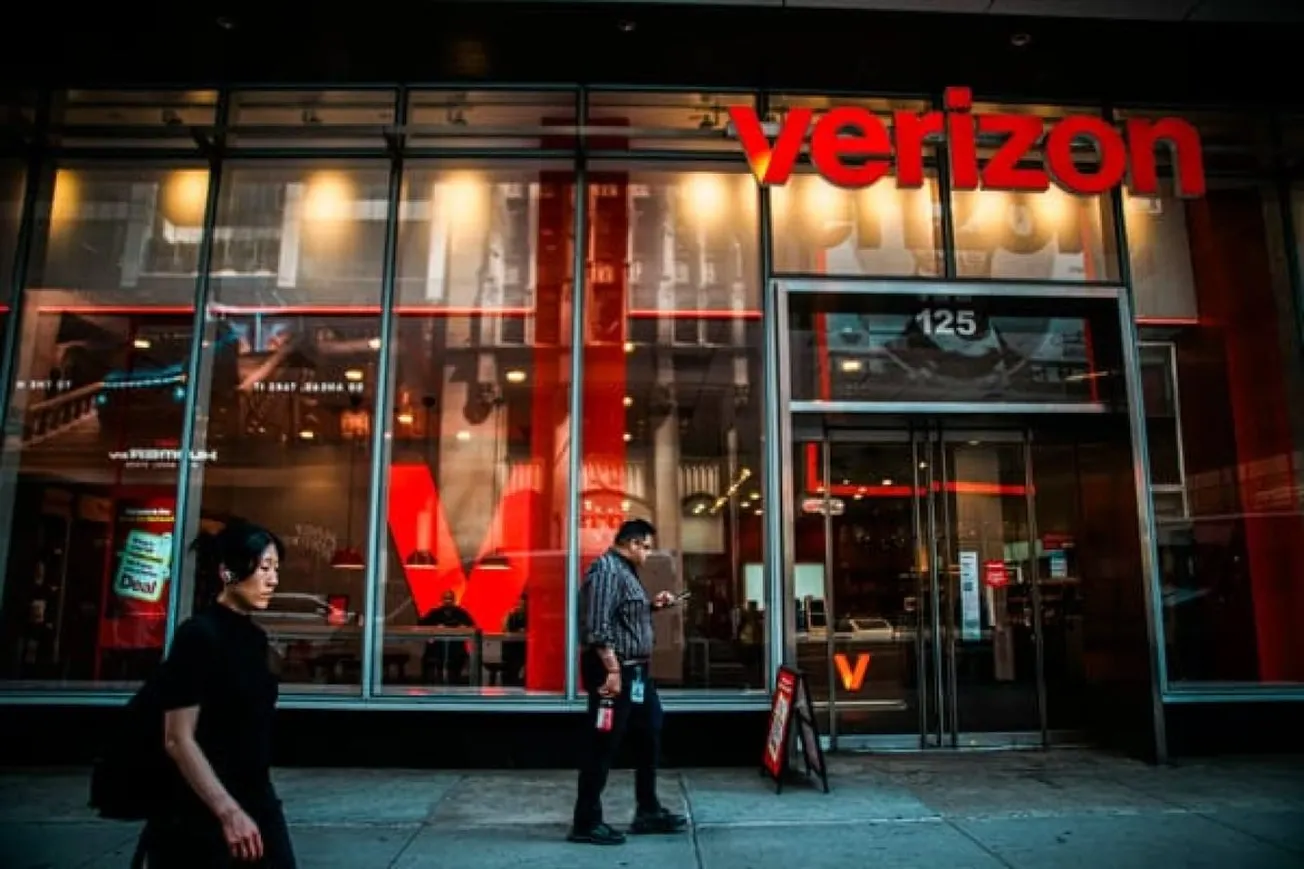 Why Is Verizon Selling Stores And Cutting Jobs
