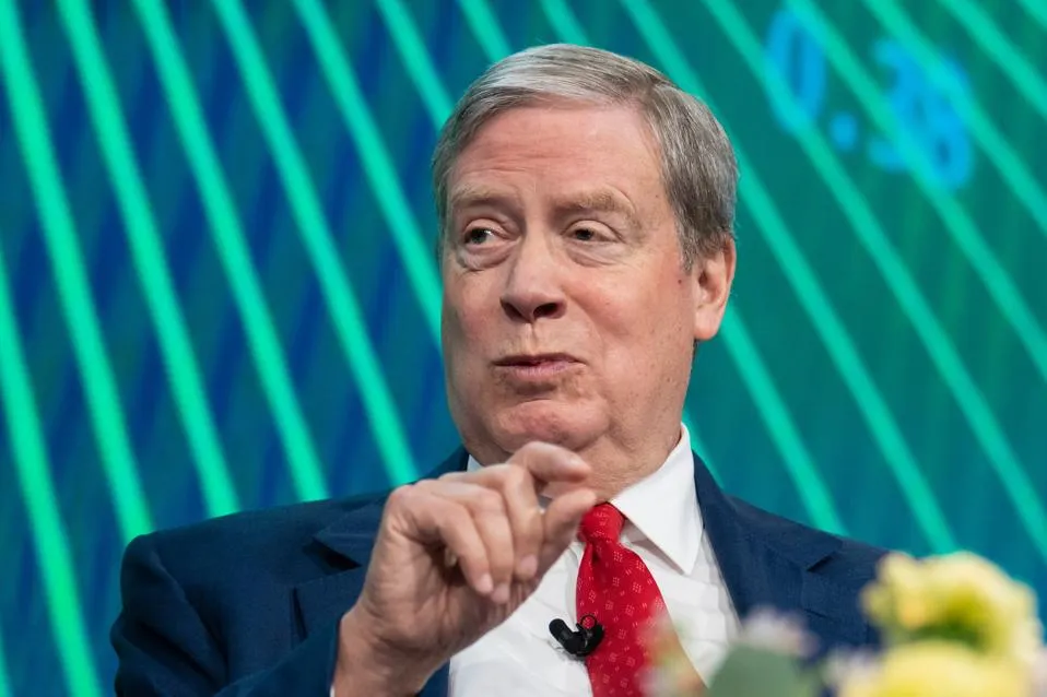 How A Billionaire Investor Is Changing Attitudes Toward AI Writing
