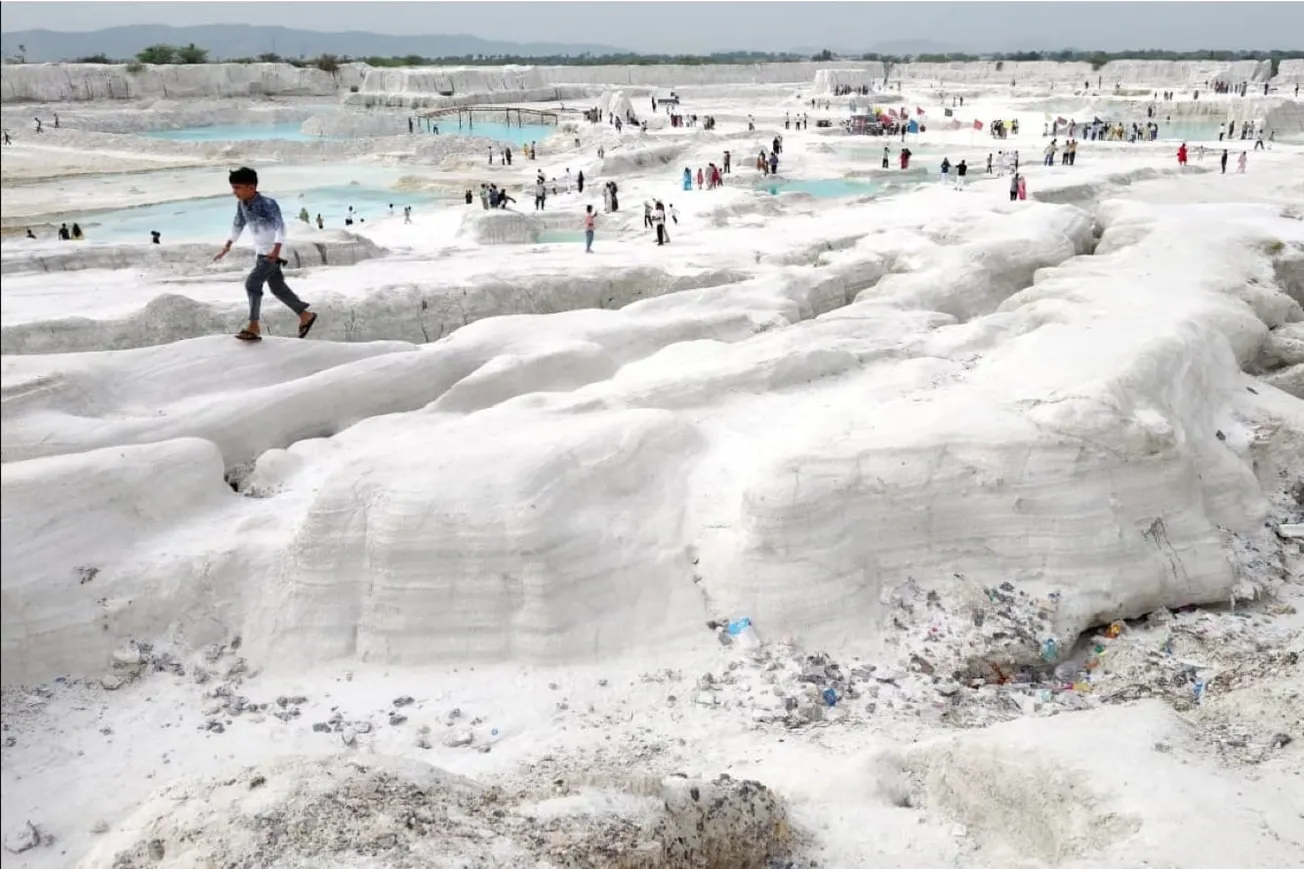 Watch: Waste Dump In India Becomes Tourist Attraction
