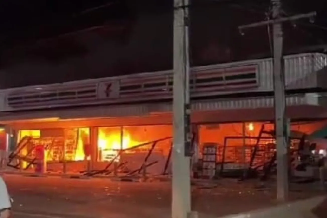 Watch: 7-Eleven Store Set On Fire In Thailand