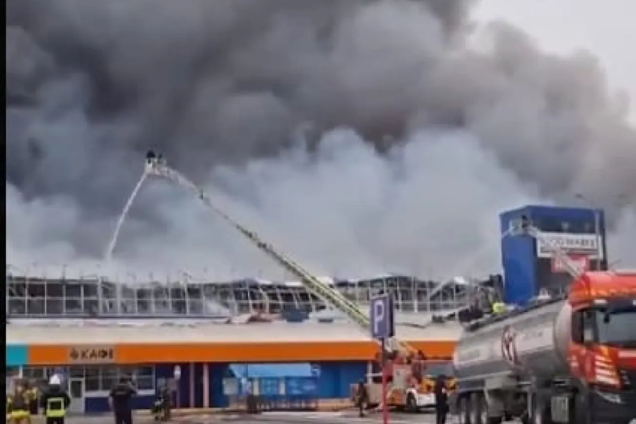 Watch: Russian Barrage Blasts Kyiv Region, Striking Warehouses and Homes