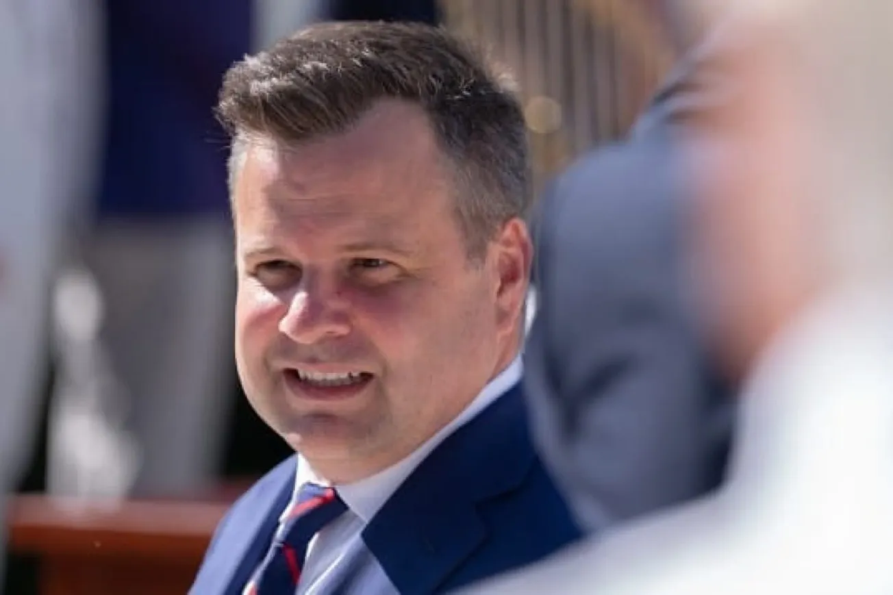 Jay Clayton Sworn In As Director Of National Intelligence