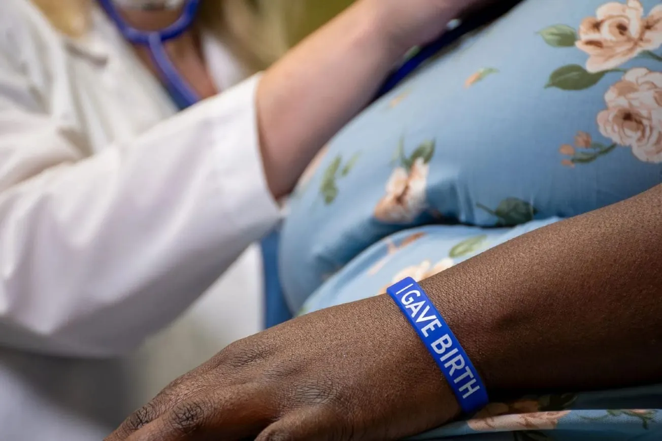 Can Wristbands Really Help Reduce US Maternal Deaths