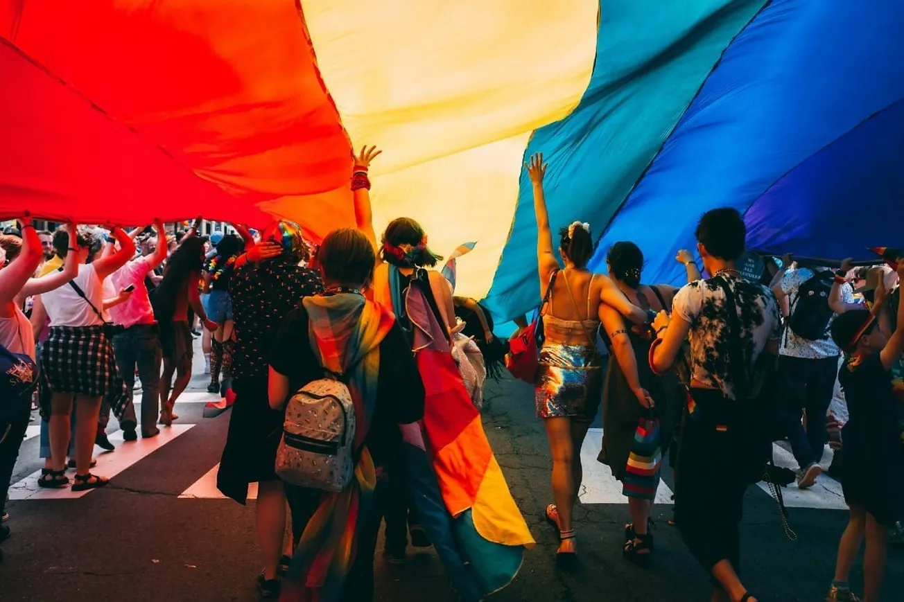 LGBTQ CRACK-UP: Human Rights Campaign Slams Log Cabin Republicans For Rejecting Transgender Activism
