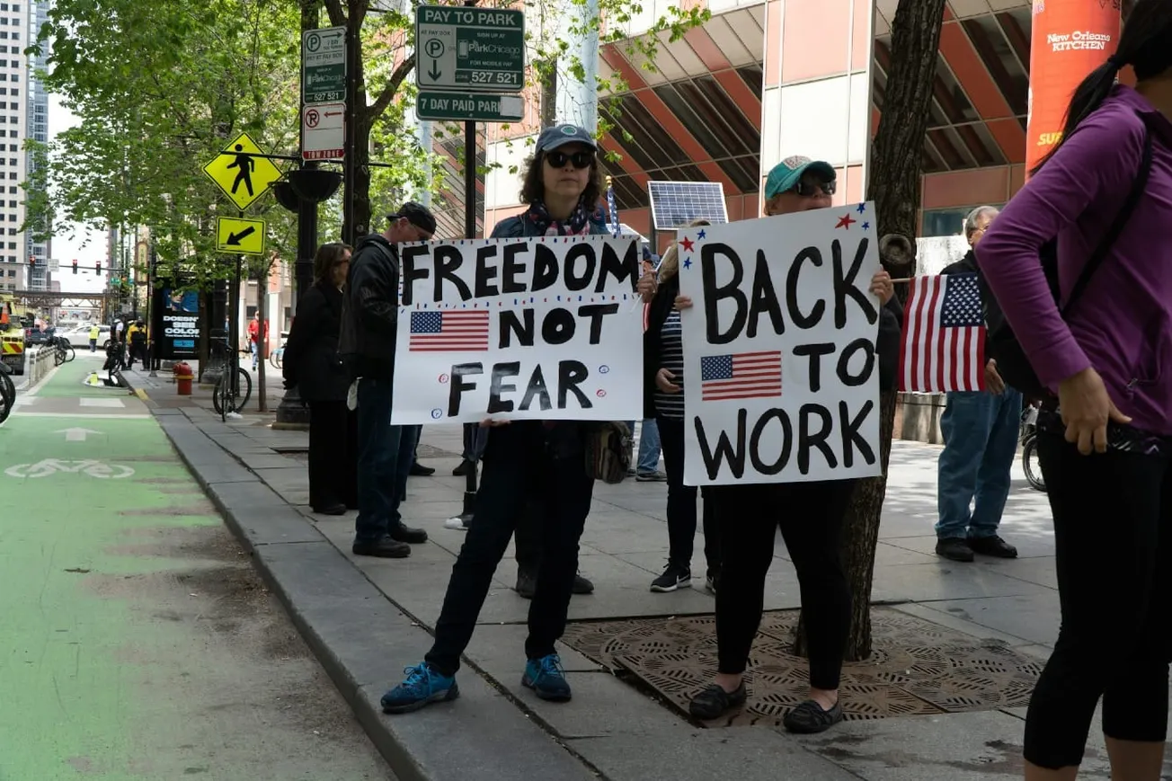 US Weekly Jobless Claims Dip In Latest Week