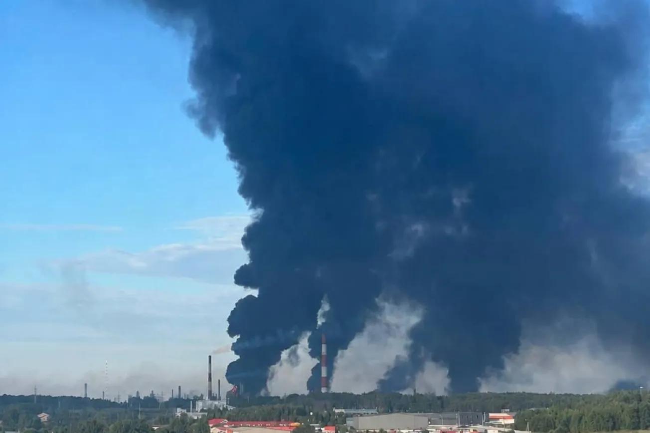 Zelenskyy Says Ukrainian Drones Strike Key Russian Oil Facilities