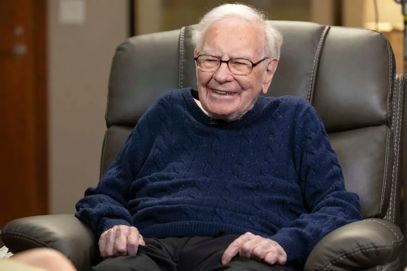 Warren Buffett Leaves Berkshire Chairman Role After 60 Years