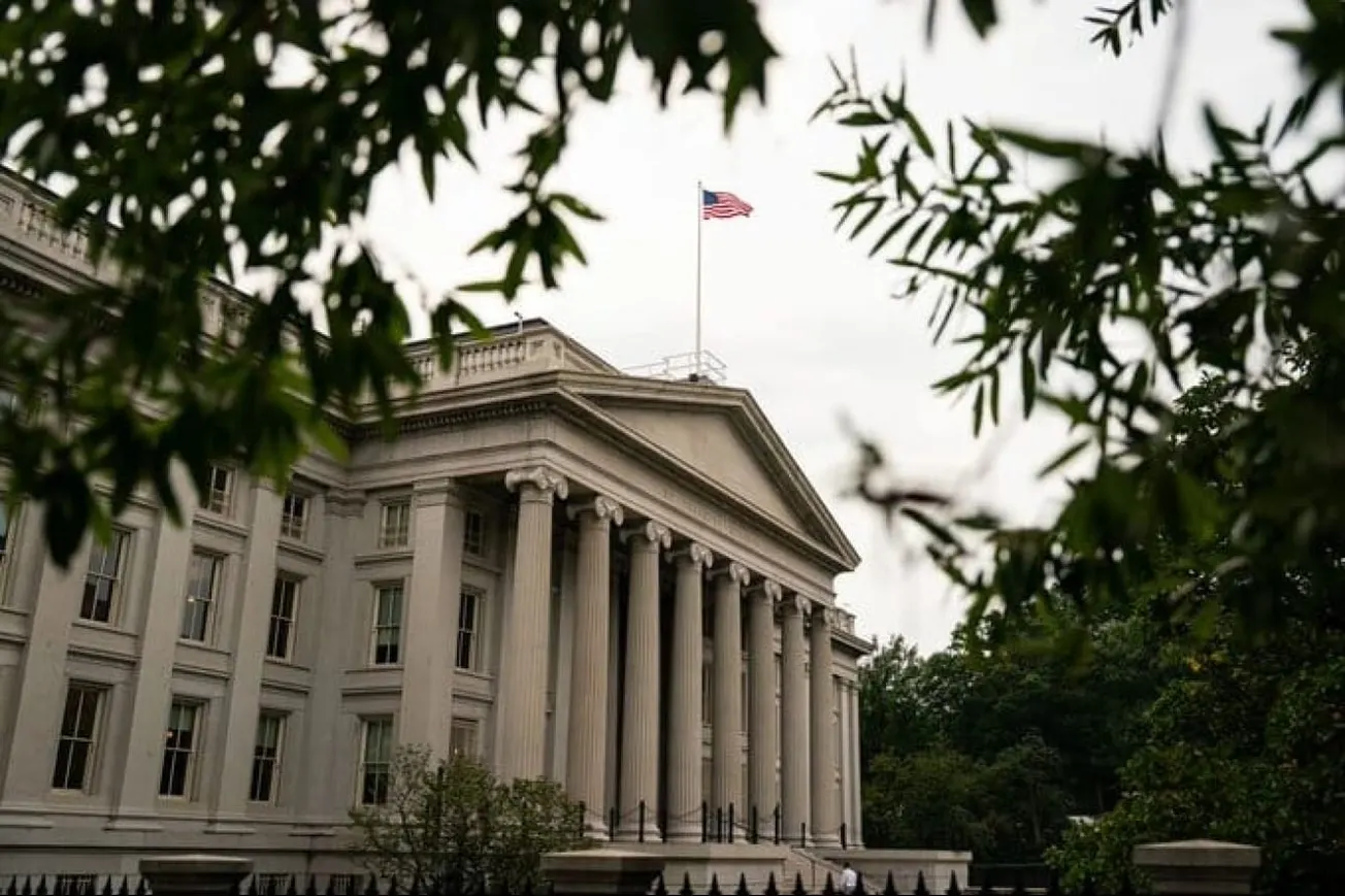 Long-Term US Treasury Yields Surge To More Than Two-Decade High