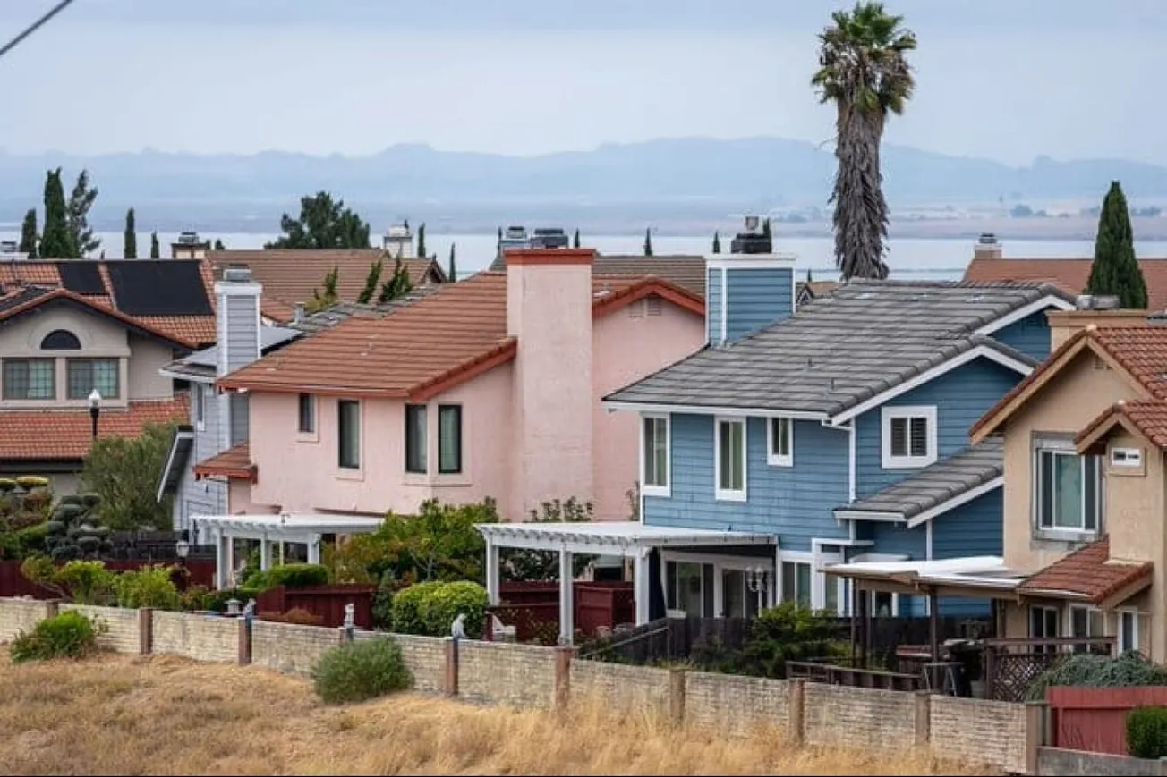 U.S. 30-Year Mortgage Rate Surpasses 7% To Reach Two-Year High