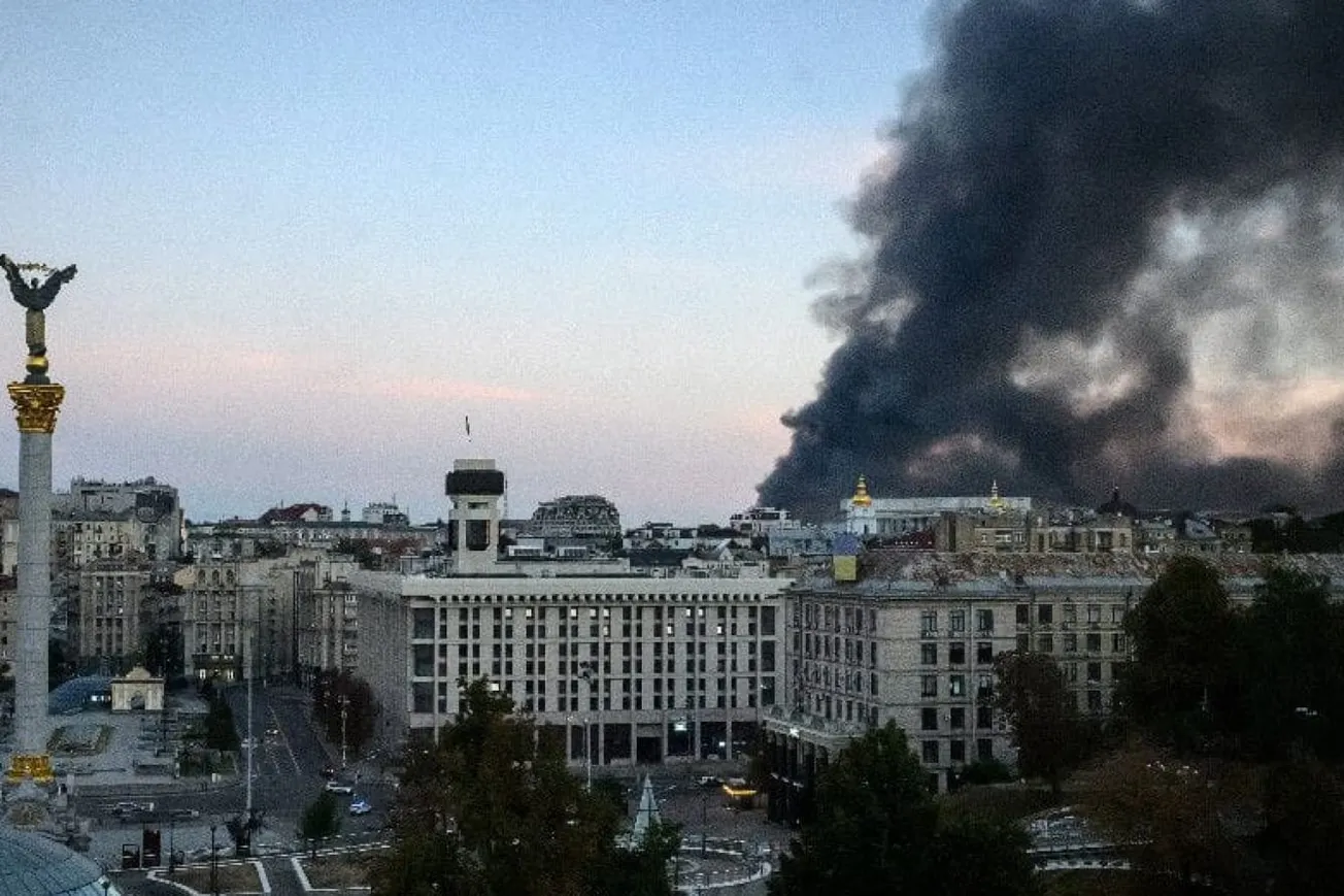 Kyiv Hit By Russian Barrage After US Peace Talks Push