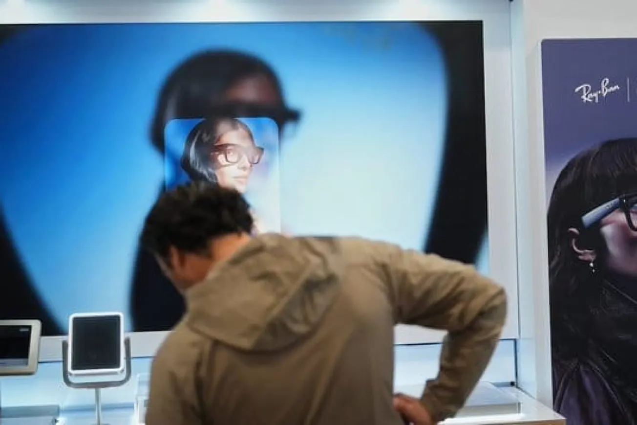 Why Is Meta Removing Cameras From Its Next Generation Of Smart Glasses